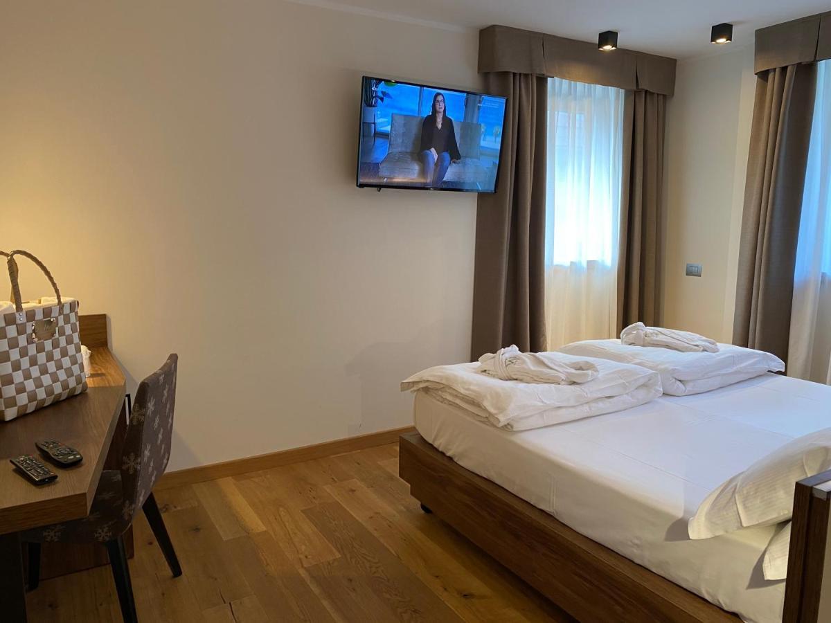 Dolomeet Boutique Hotel Pinzolo Ngoại thất bức ảnh