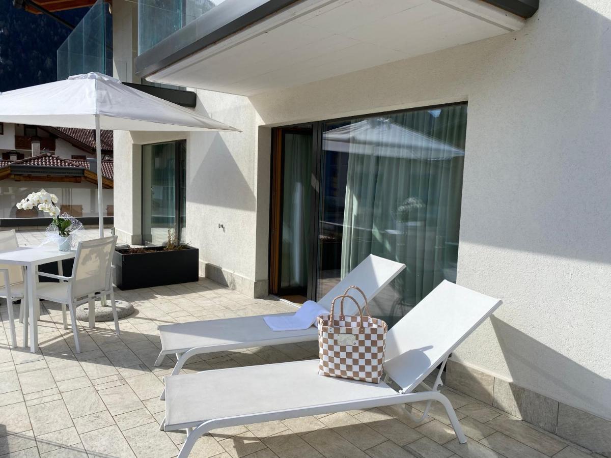 Dolomeet Boutique Hotel Pinzolo Ngoại thất bức ảnh
