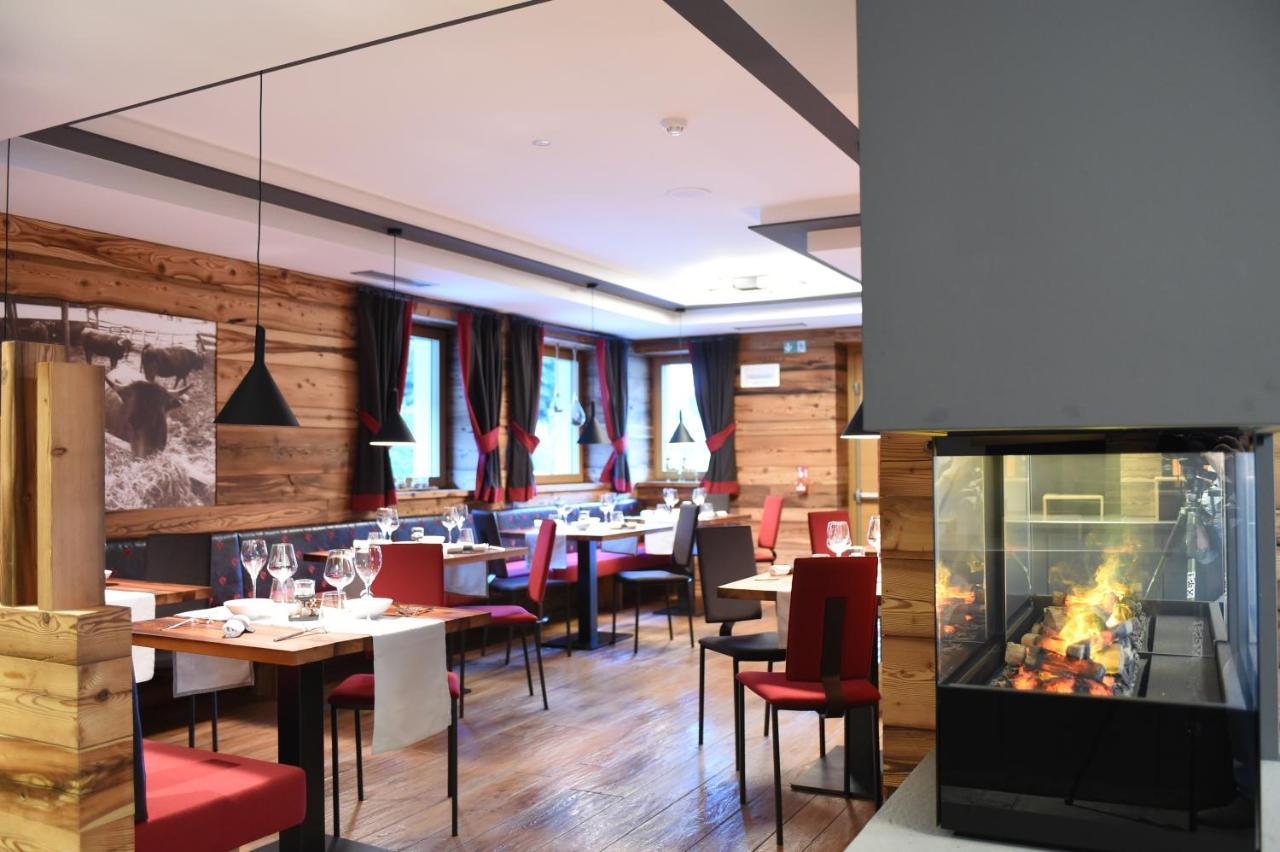 Dolomeet Boutique Hotel Pinzolo Ngoại thất bức ảnh