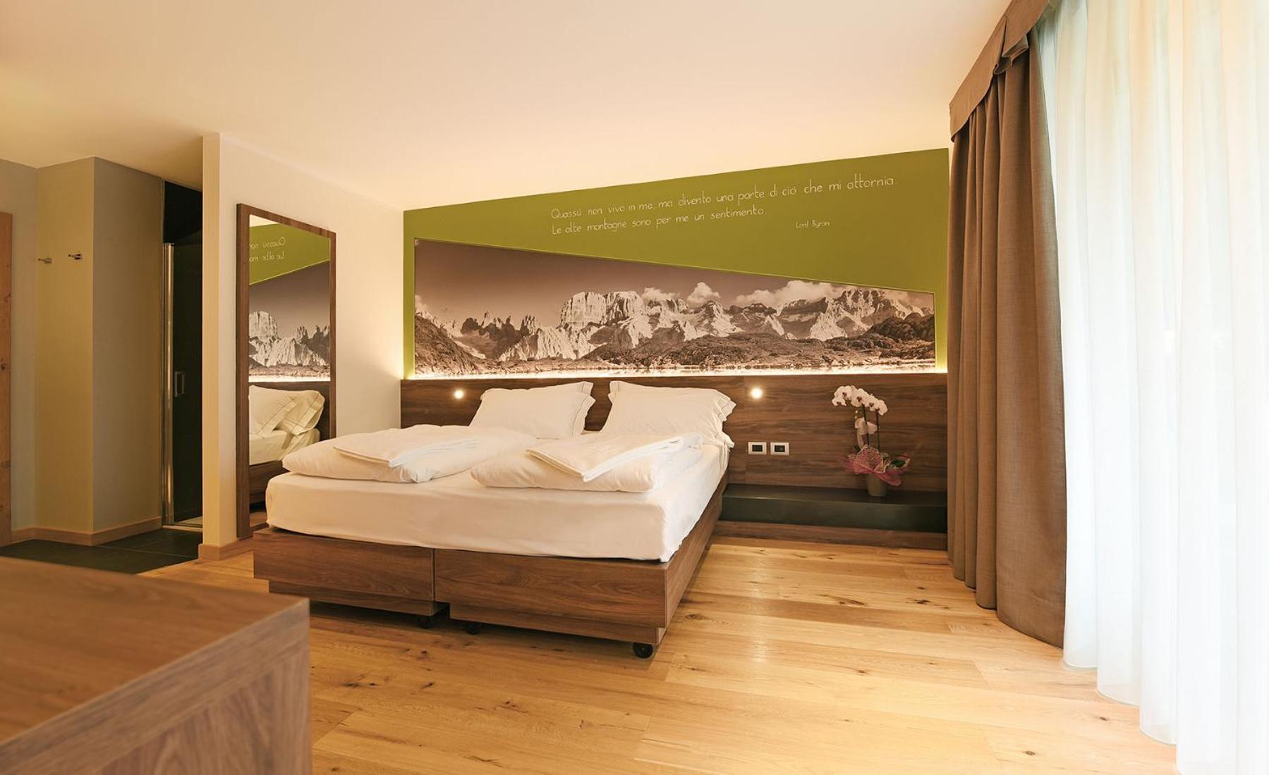 Dolomeet Boutique Hotel Pinzolo Ngoại thất bức ảnh