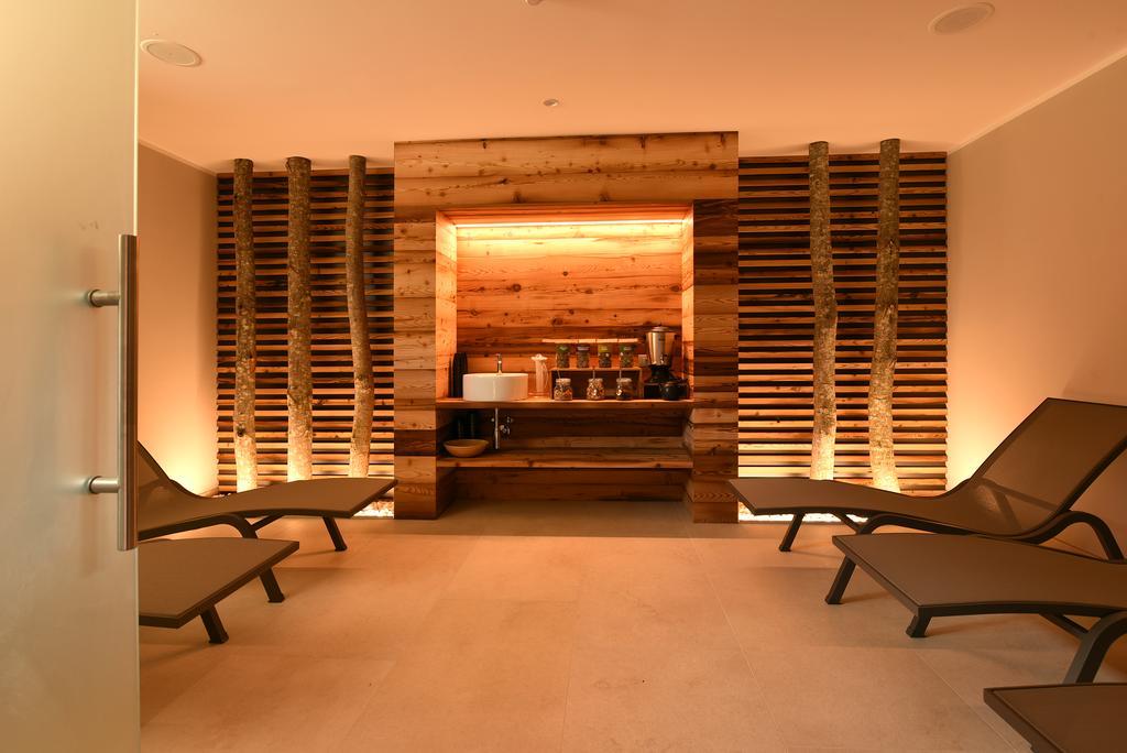 Dolomeet Boutique Hotel Pinzolo Ngoại thất bức ảnh