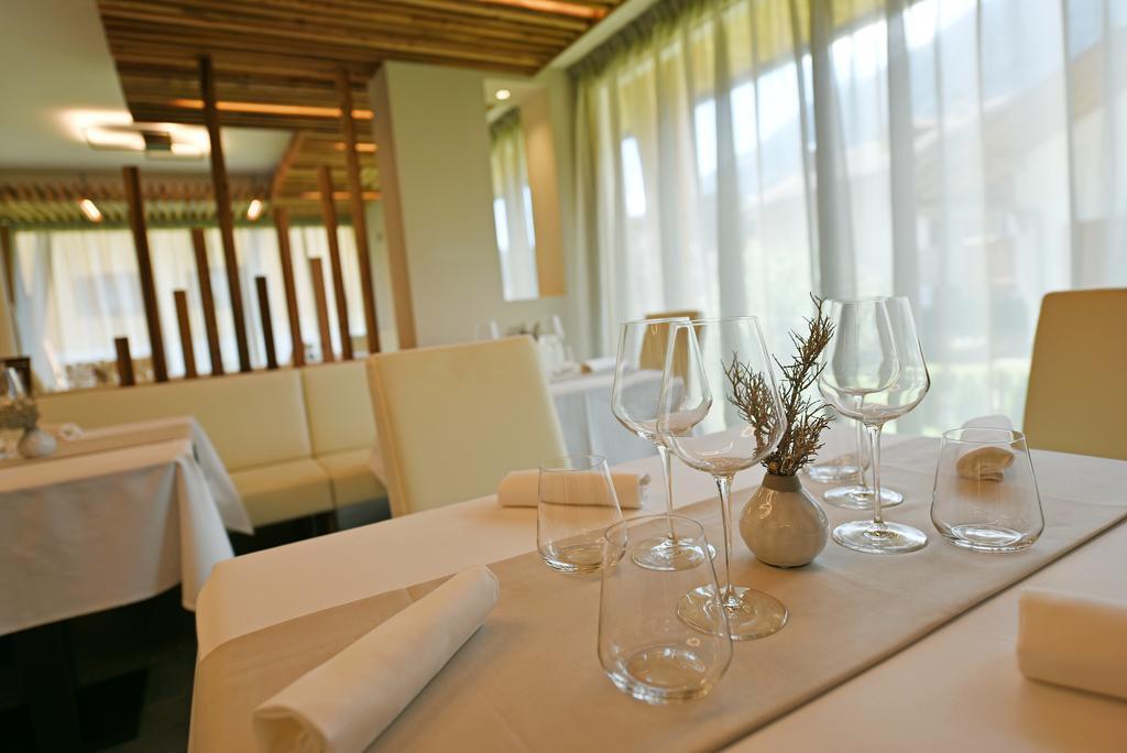 Dolomeet Boutique Hotel Pinzolo Ngoại thất bức ảnh