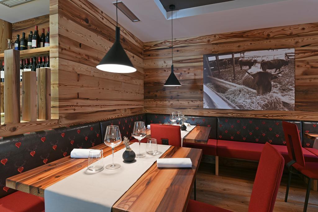 Dolomeet Boutique Hotel Pinzolo Ngoại thất bức ảnh
